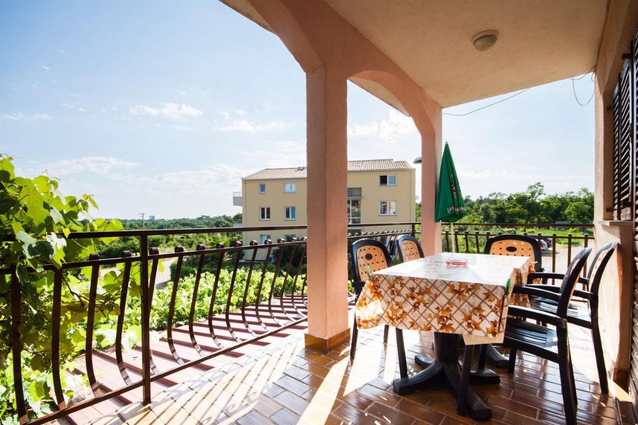 Apartments Dara Умаг Екстериор снимка