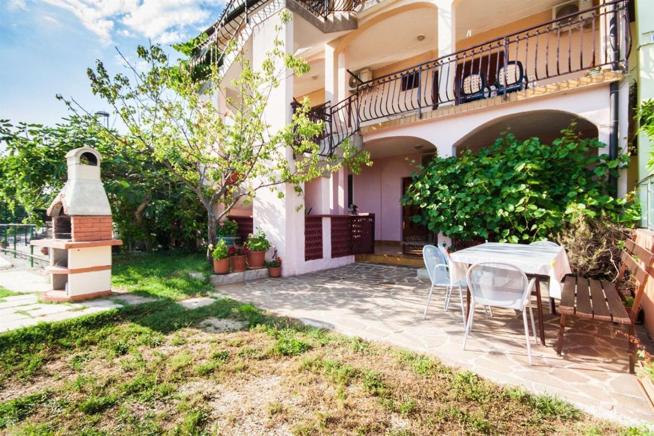 Apartments Dara Умаг Екстериор снимка