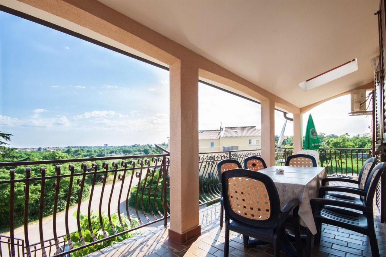 Apartments Dara Умаг Екстериор снимка